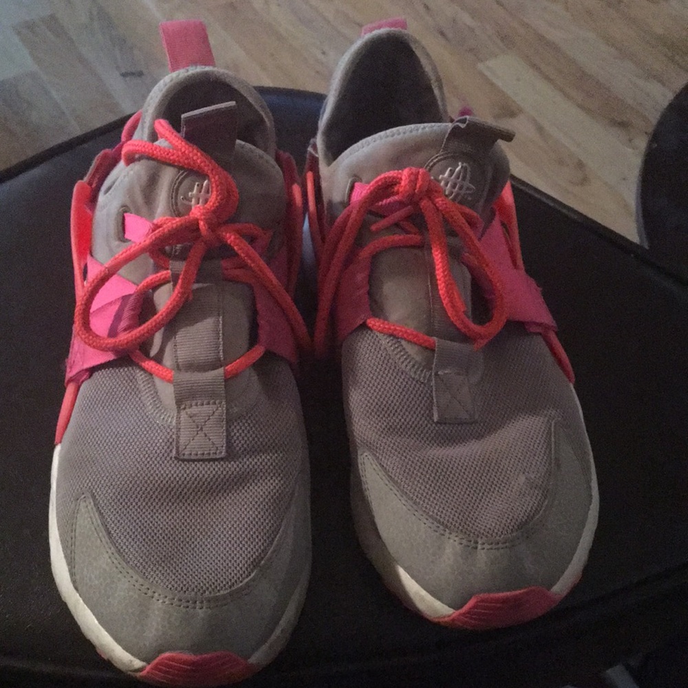 Pink and gray herauches